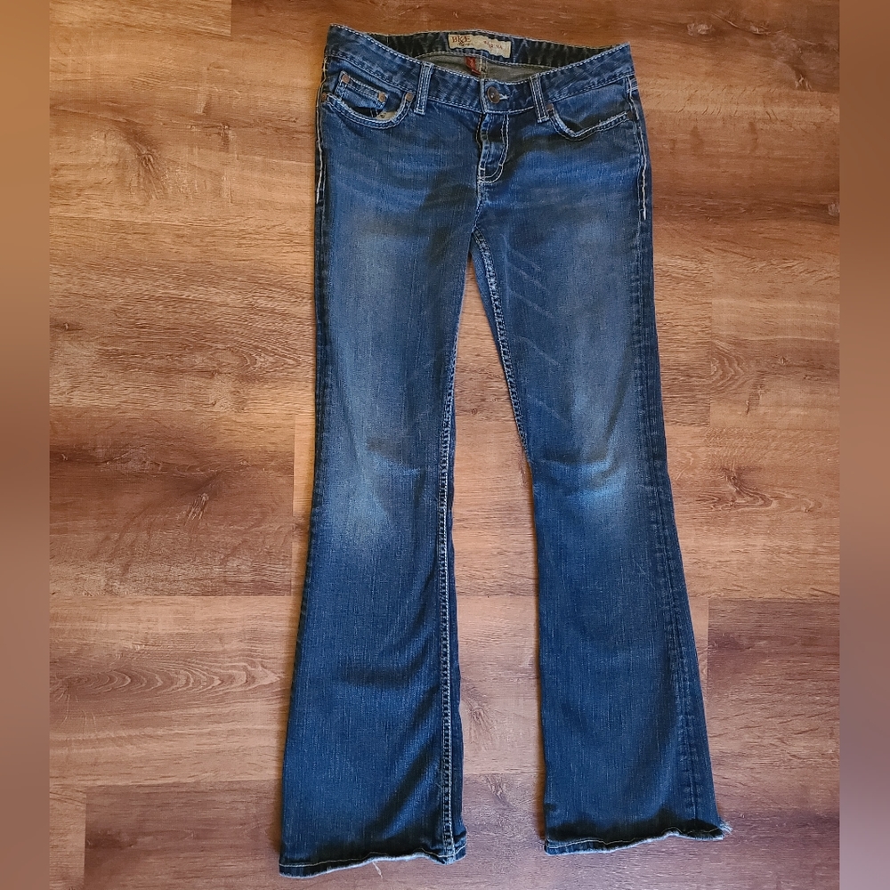 Buckle jeans